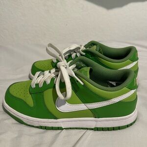 Green Nike Dunk Size 5Y (Women’s 6.5)